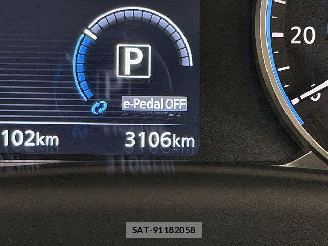 Nissan LEAF 2021-04 8208255-21