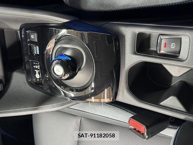 Nissan LEAF 2021-04 8208255-8