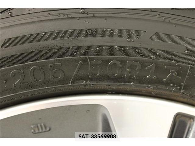 Nissan LEAF 2019-05 8230566-27