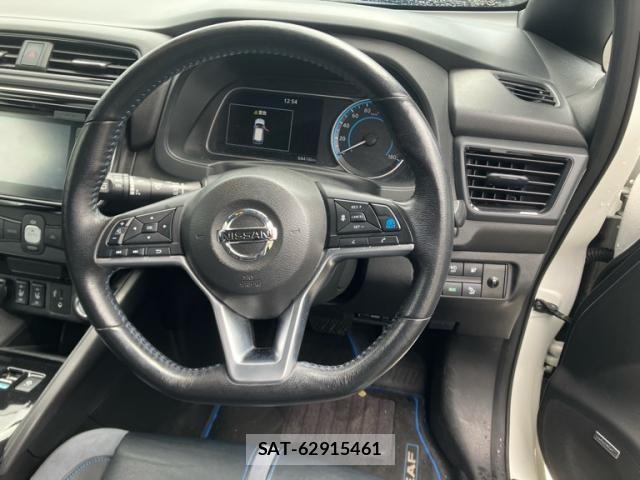 Nissan LEAF 2019-01 8230567-11