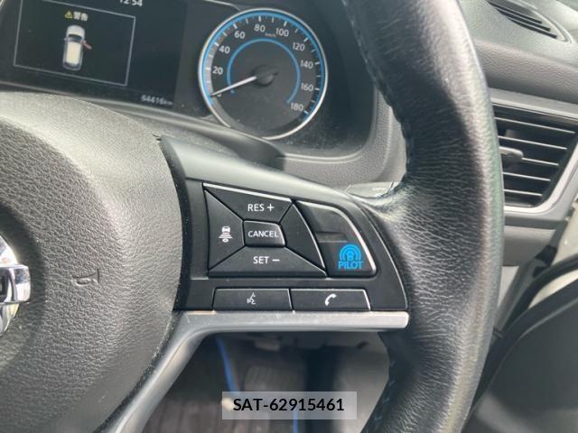 Nissan LEAF 2019-01 8230567-12