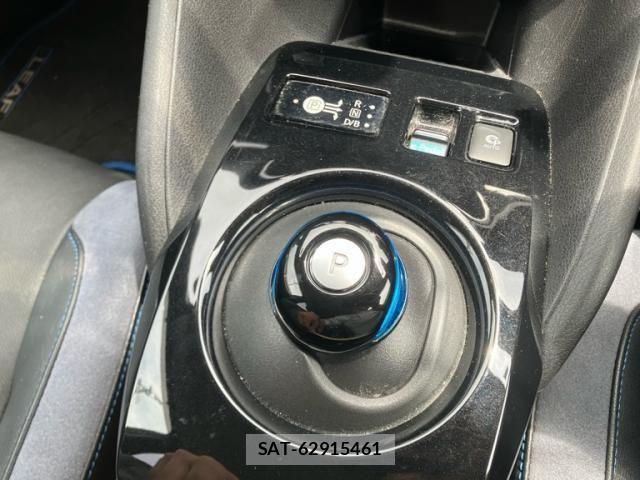 Nissan LEAF 2019-01 8230567-15