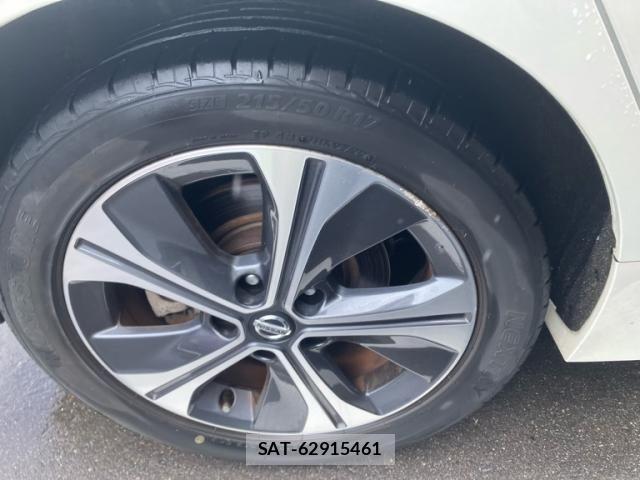 Nissan LEAF 2019-01 8230567-4