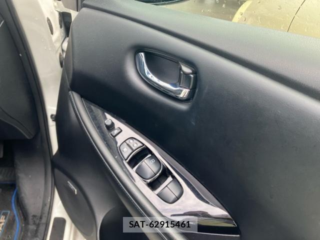 Nissan LEAF 2019-01 8230567-7