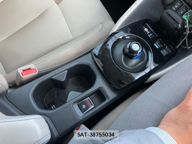 Nissan LEAF 2018-08 8230568-12