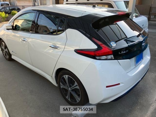 Nissan LEAF 2018-08 8230568-2