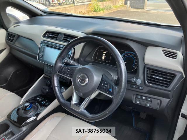 Nissan LEAF 2018-08 8230568-5
