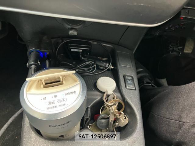 Nissan LEAF 2016-02 8230569-21