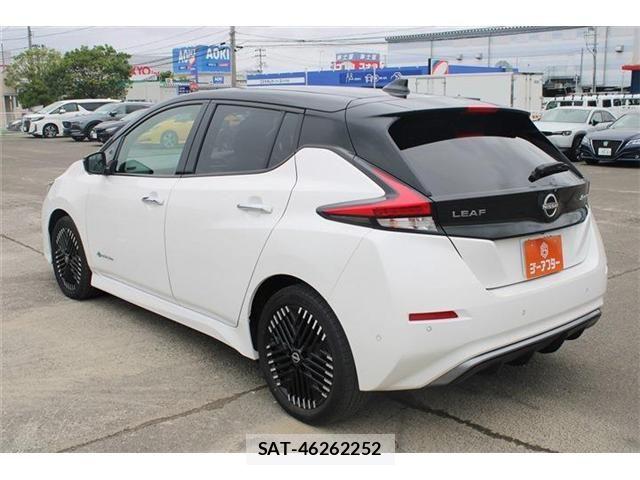 Nissan LEAF 2022-06 8245655-11