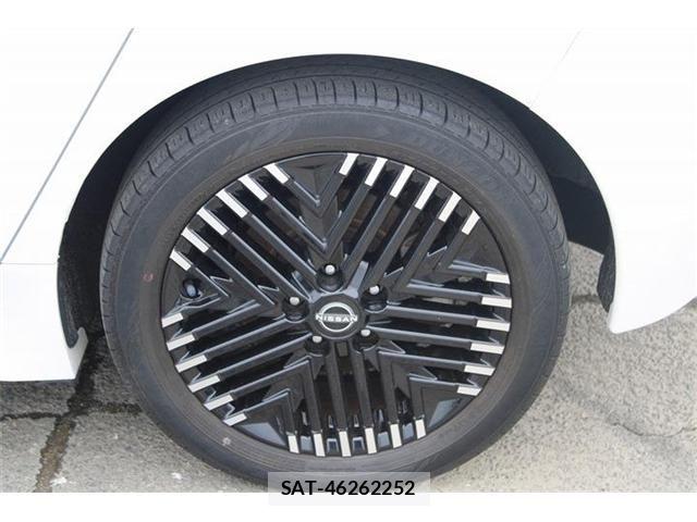 Nissan LEAF 2022-06 8245655-25