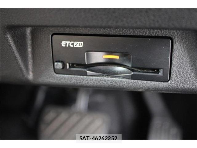 Nissan LEAF 2022-06 8245655-3