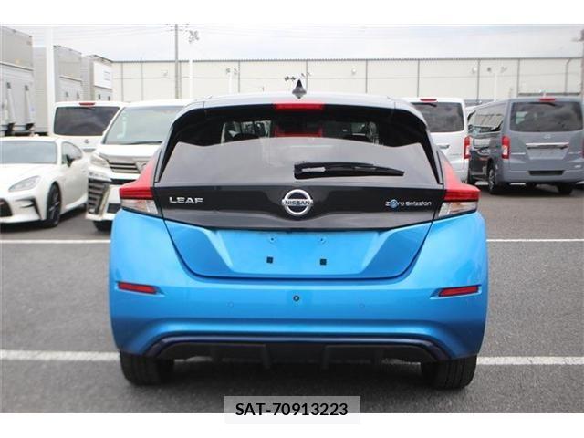 Nissan LEAF 2020-10 8245656-11