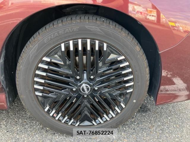 Nissan LEAF 2022-07 8245663-2