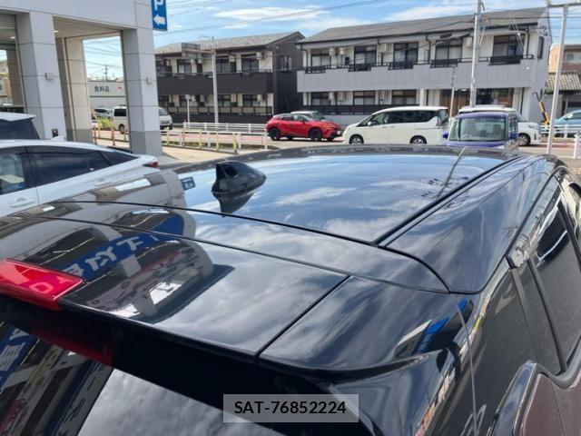 Nissan LEAF 2022-07 8245663-5
