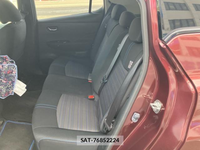 Nissan LEAF 2022-07 8245663-6