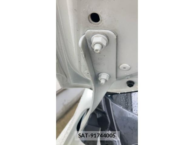Nissan LEAF 2016-06 8315103-24