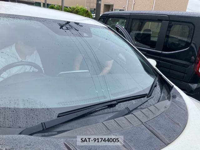 Nissan LEAF 2016-06 8315103-4