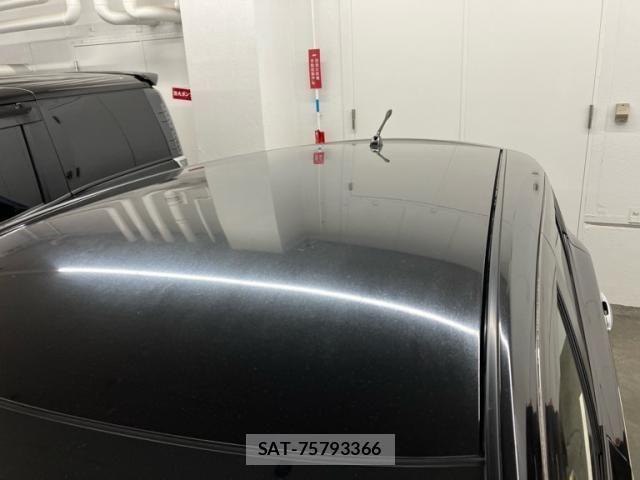Nissan LEAF 2014-02 8315104-10