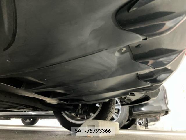 Nissan LEAF 2014-02 8315104-11