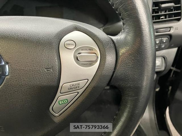 Nissan LEAF 2014-02 8315104-15