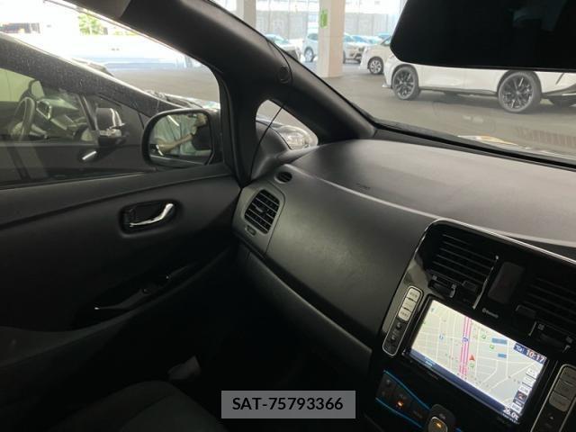 Nissan LEAF 2014-02 8315104-21