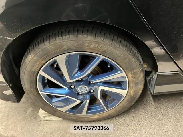 Nissan LEAF 2014-02 8315104-6