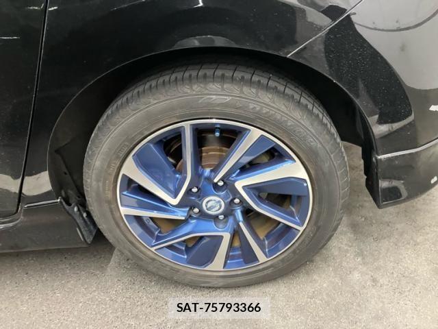 Nissan LEAF 2014-02 8315104-7