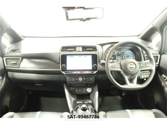 Nissan LEAF 2021-08 8315092-1