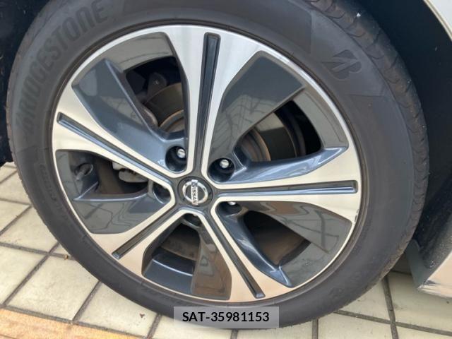 Nissan LEAF 2019-09 8315101-11