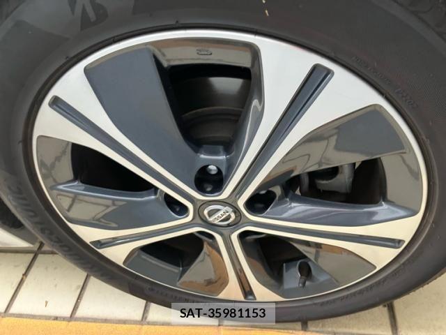 Nissan LEAF 2019-09 8315101-12