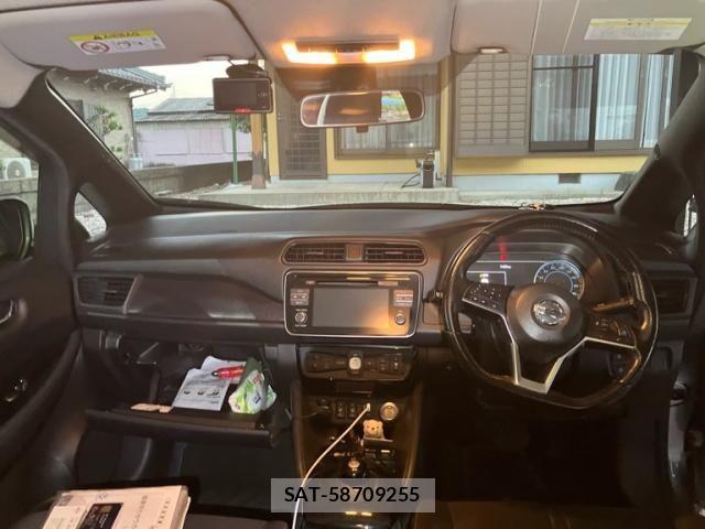Nissan LEAF 2018-11 8315102-15