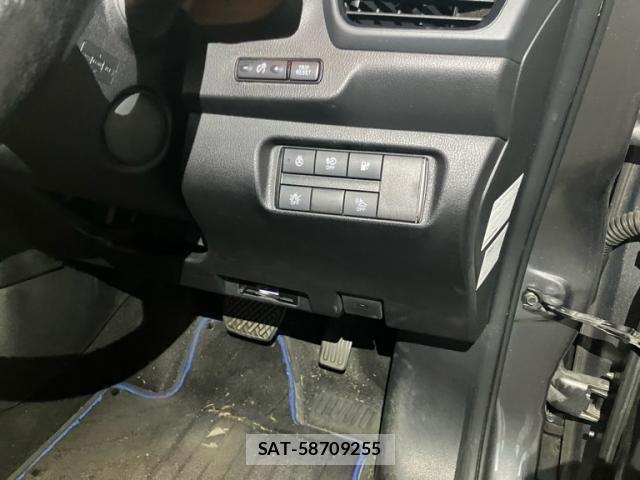 Nissan LEAF 2018-11 8315102-8
