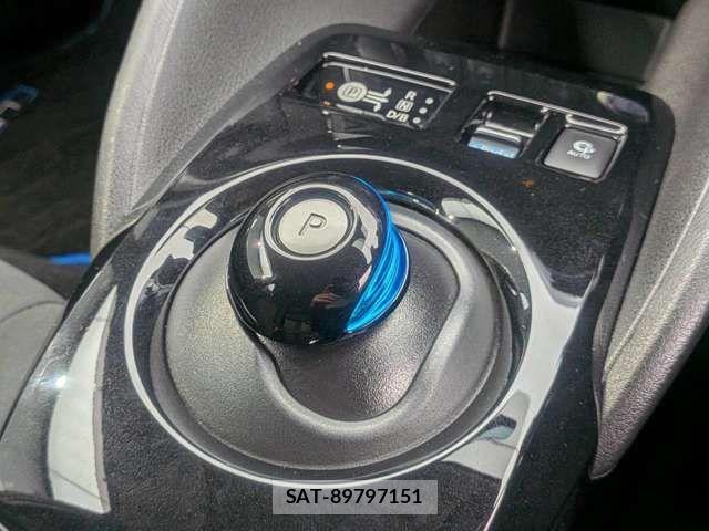 Nissan LEAF 2020-02 8315097-16