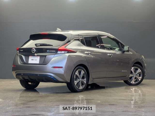 Nissan LEAF 2020-02 8315097-1