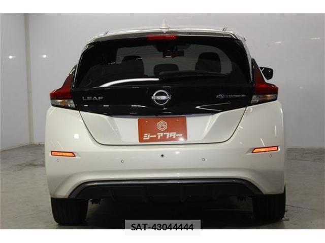 Nissan LEAF 2022-11 8315093-6