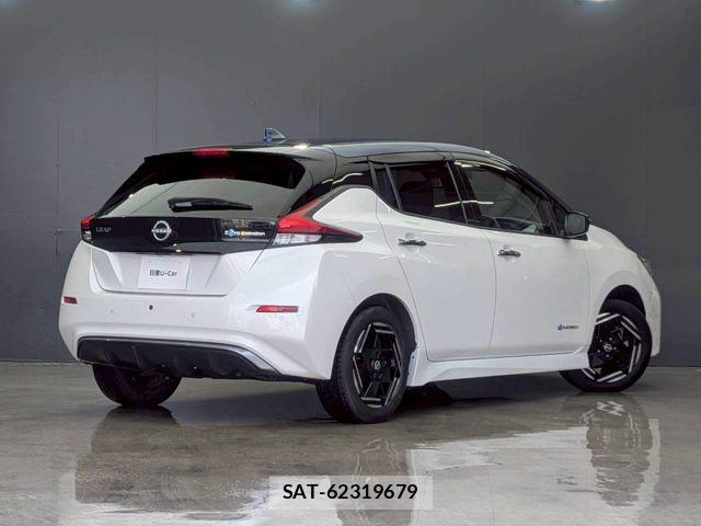 Nissan LEAF 2022-07 8315094-1