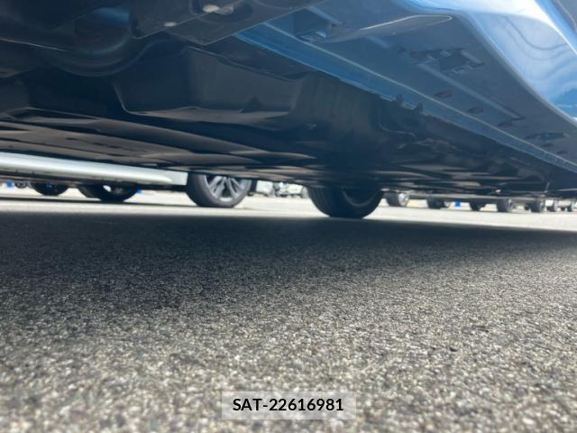 Nissan LEAF 2022-08 8315096-9