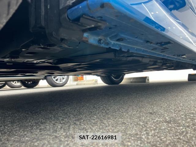 Nissan LEAF 2022-08 8315096-5
