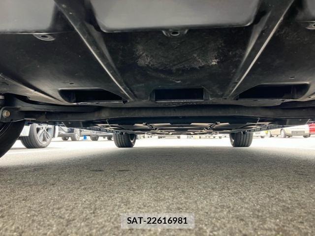 Nissan LEAF 2022-08 8315096-8