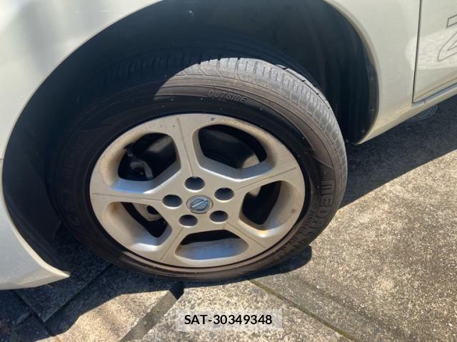 Nissan LEAF 2011-08 8315105-9
