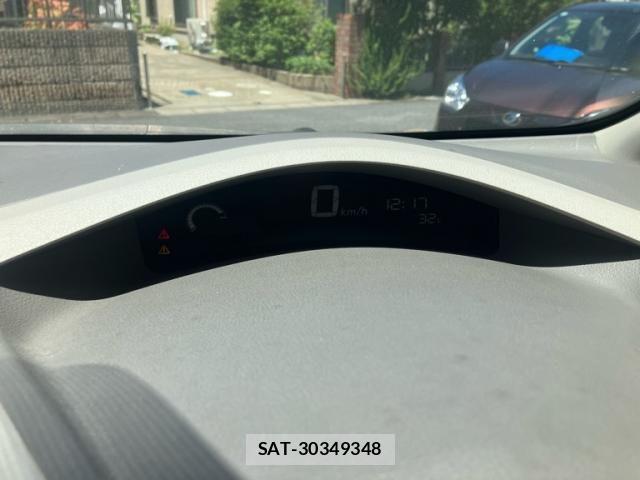Nissan LEAF 2011-08 8315105-19
