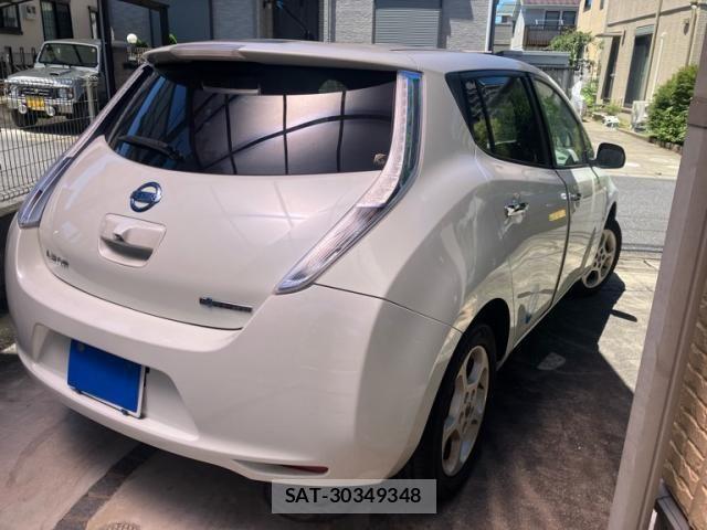 Nissan LEAF 2011-08 8315105-2