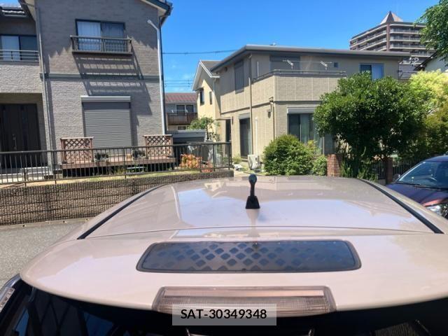 Nissan LEAF 2011-08 8315105-4