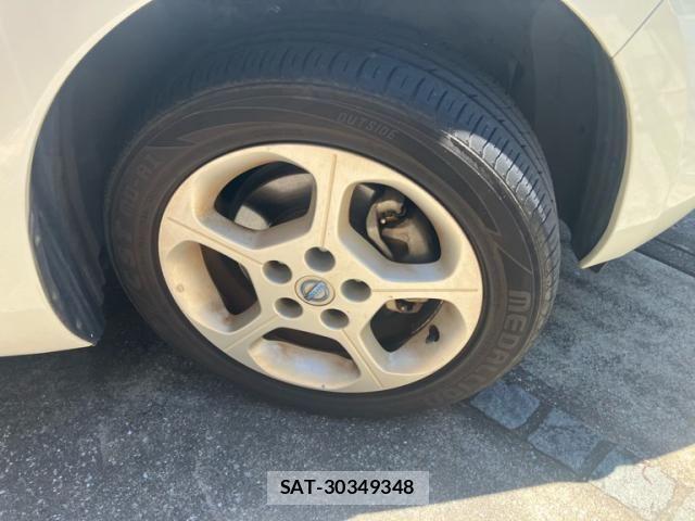 Nissan LEAF 2011-08 8315105-6