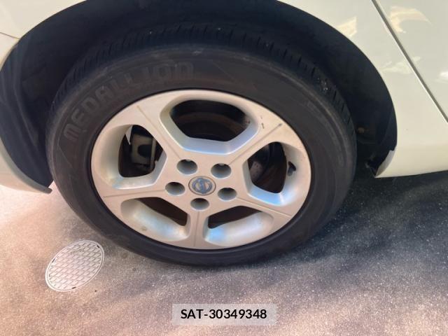 Nissan LEAF 2011-08 8315105-7