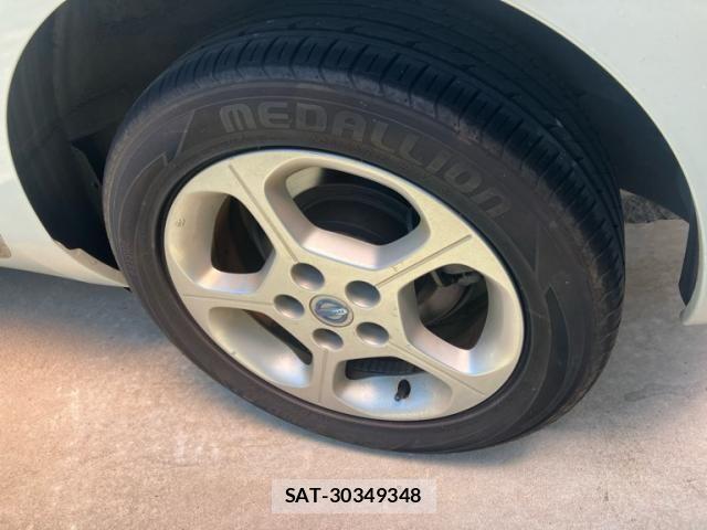 Nissan LEAF 2011-08 8315105-8