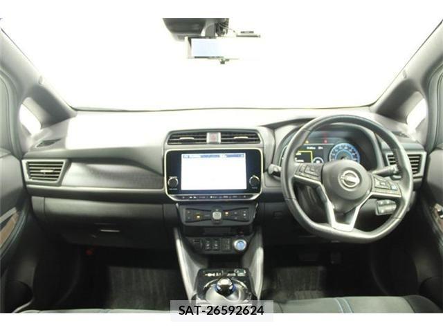 Nissan LEAF 2022-06 8315095-1