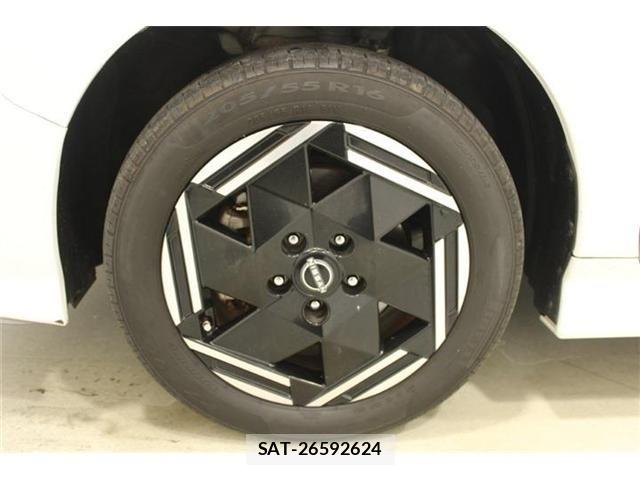 Nissan LEAF 2022-06 8315095-25