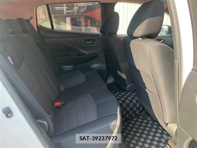 Nissan LEAF 2022-06 8336485-11