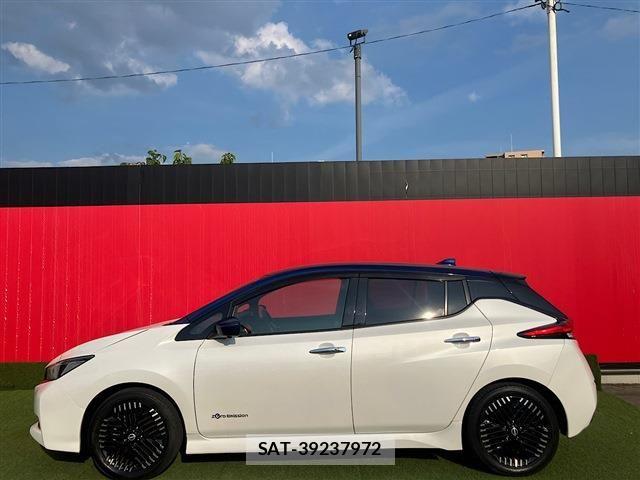 Nissan LEAF 2022-06 8336485-3